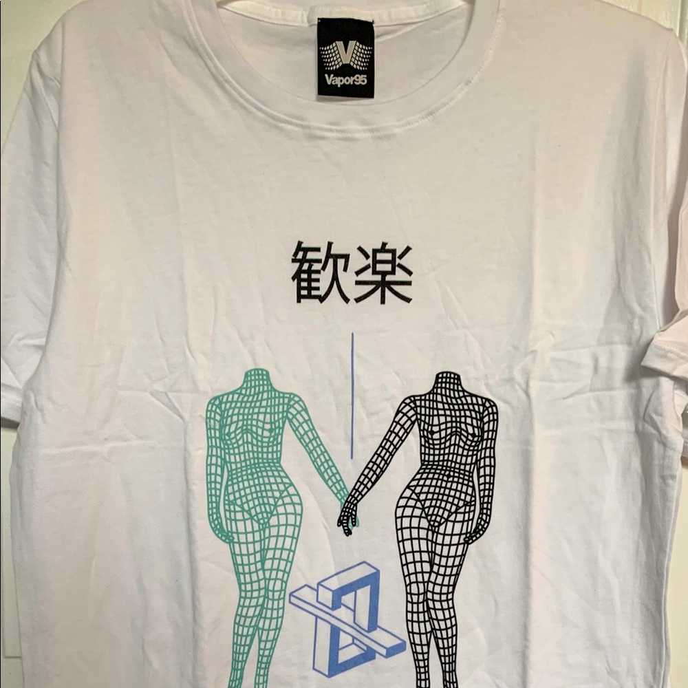 Vapor95 graphic t shirt.